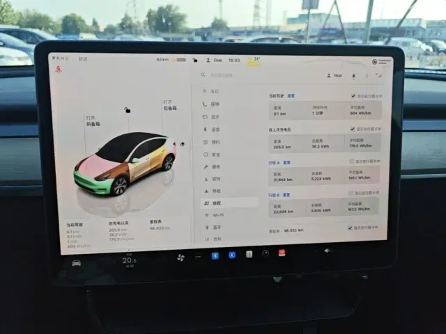 Tesla Model Y — Фото автомобиля 11