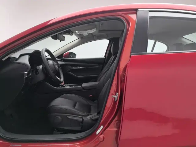 Mazda Axela — Фото автомобиля 10