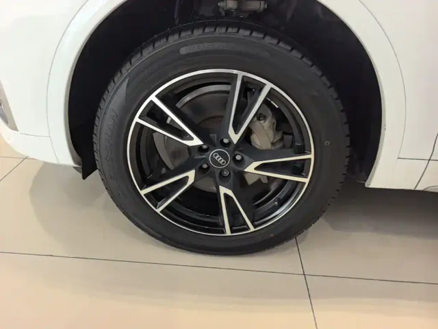 Audi Q5L — Фото автомобиля 22