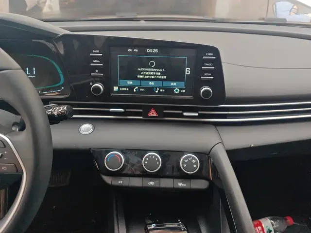 Hyundai Elantra — Фото автомобиля 13