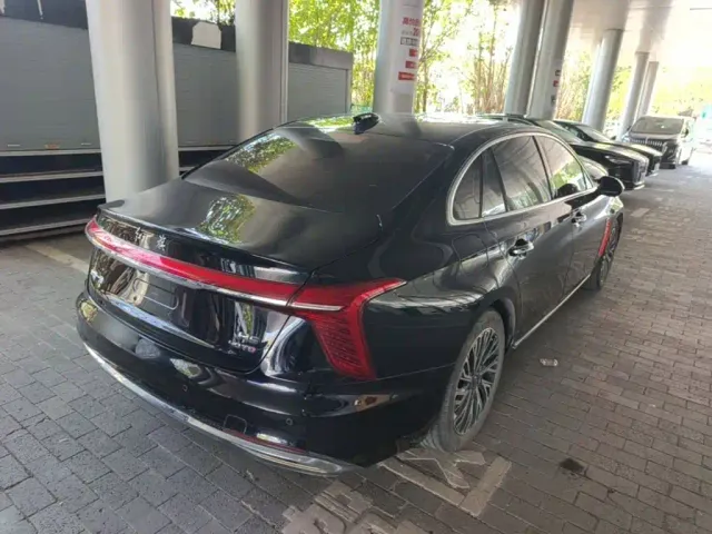 Hongqi H5 — Фото автомобиля 6