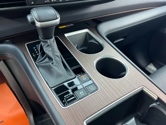 Toyota Granvia — Фото автомобиля 17