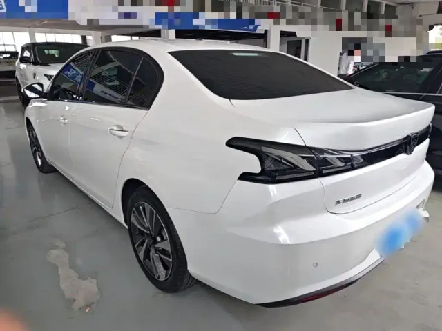 Peugeot 408 — Фото автомобиля 4
