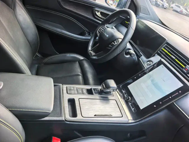 Roewe RX5 — Фото автомобиля 10