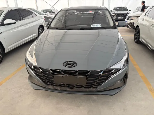 Hyundai Elantra — Фото автомобиля 2