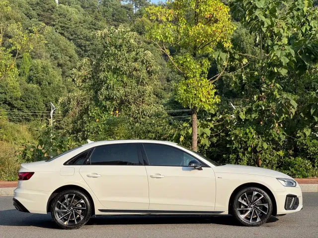 Audi A4L — Фото автомобиля 4