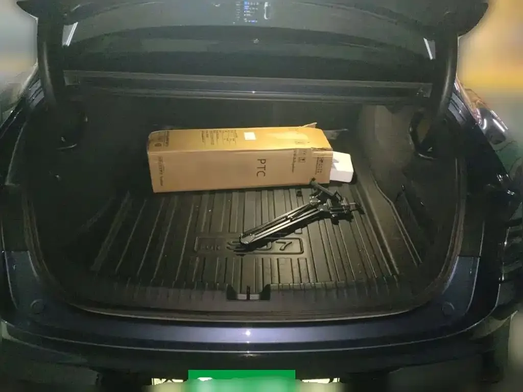 Xiaomi Auto Xiaomi SU7 2024 AWD Extended Range Advanced Smart Driving Max Edition — Фото автомобиля 9