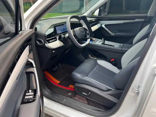 Geely Boyue L — Фото автомобиля 9