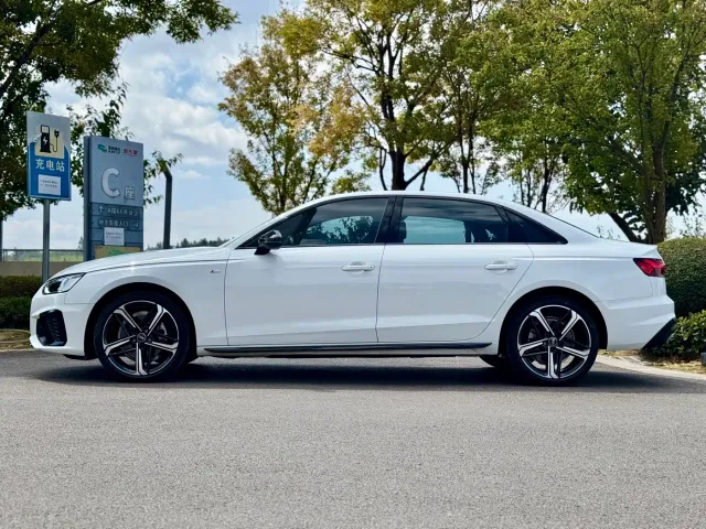 Audi A4L — Фото автомобиля 10