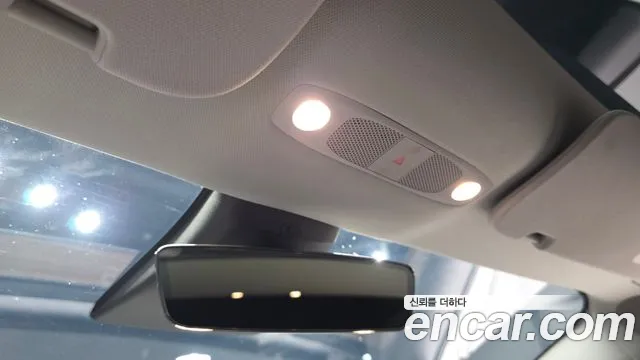 Tesla Model 3 — Фото автомобиля 20