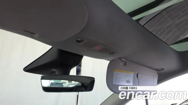 Tesla Model Y — Фото автомобиля 23