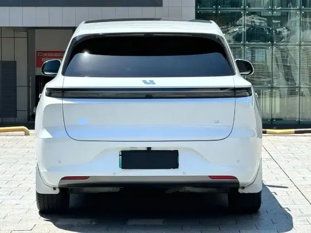 Li Auto L6 — Фото автомобиля 8
