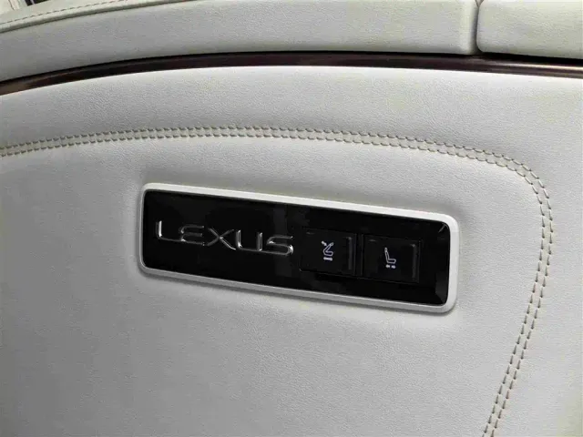 Lexus LM — Фото автомобиля 11