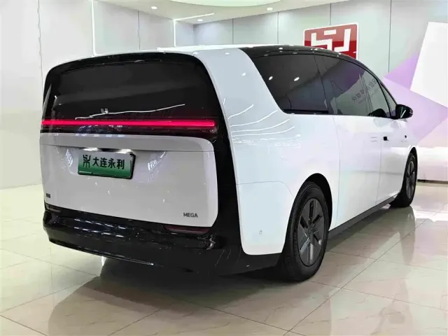 Li Auto MEGA — Фото автомобиля 6