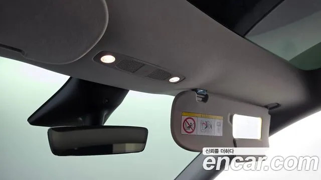 Tesla Model Y — Фото автомобиля 30