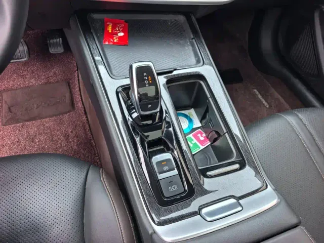 Dongfeng Yixuan MAX — Фото автомобиля 14