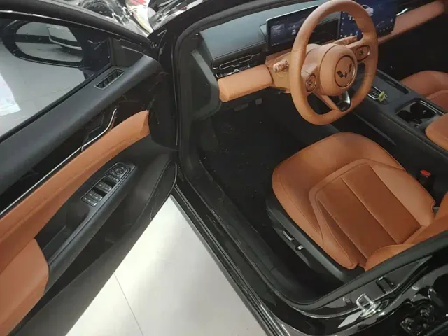 Wuling Starlight — Фото автомобиля 15
