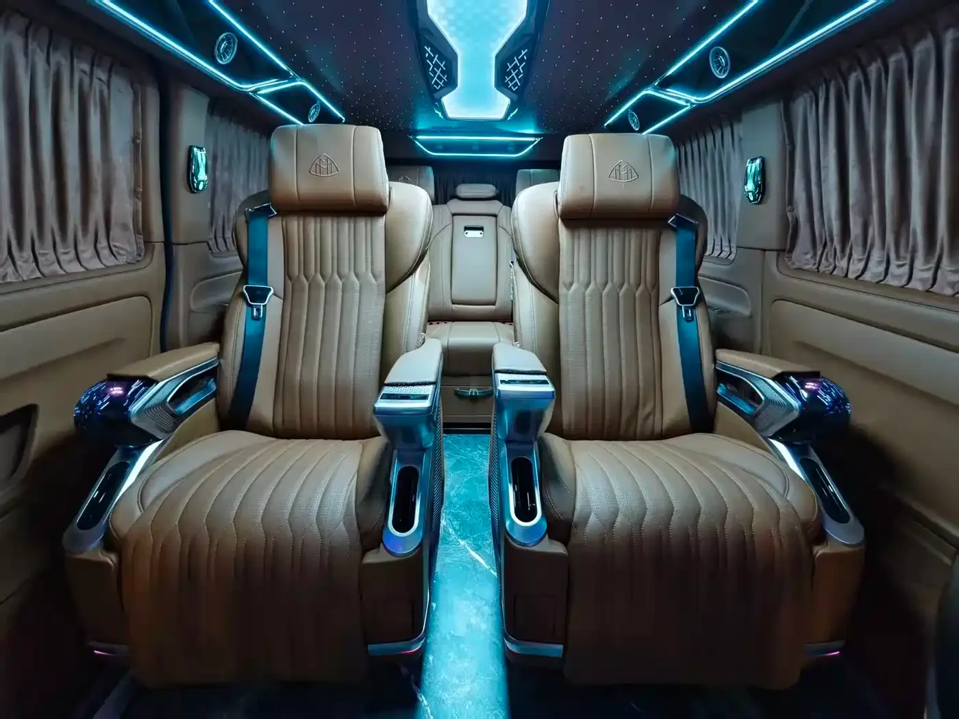 Mercedes-Benz Vito 2024 2.0T Elite Edition 7-Seater — Фото автомобиля 12