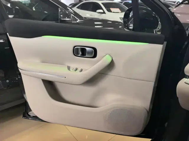 Leapmotor C16 — Фото автомобиля 7