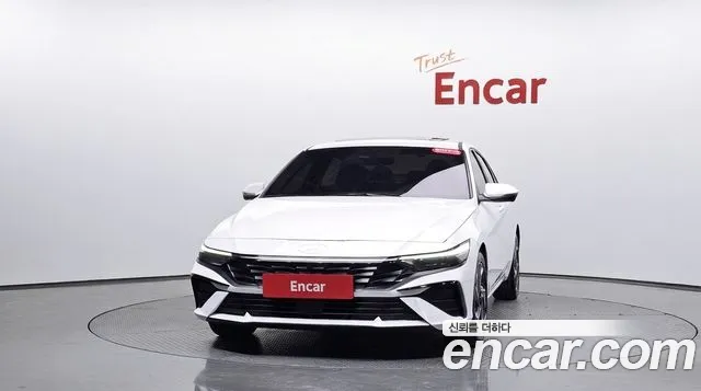 Hyundai Avante CN7 — Фото автомобиля 3