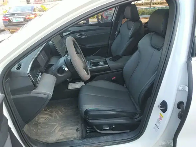 BYD Qin L — Фото автомобиля 14