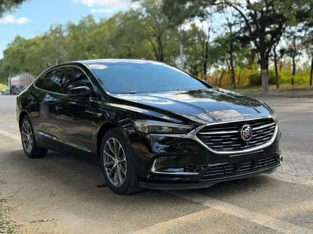 Buick LaCrosse — Фото автомобиля 3