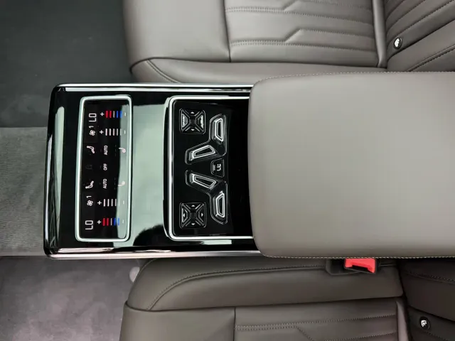 Audi A8 — Фото автомобиля 10
