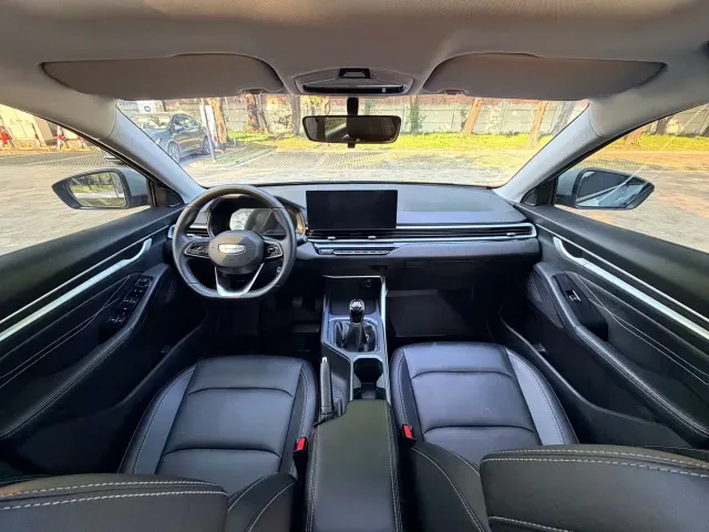 Geely Emgrand — Фото автомобиля 10