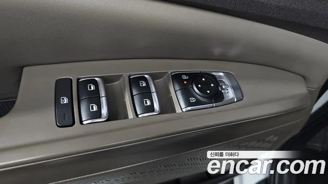 Kia Carnival Generation 4 — Фото автомобиля 27