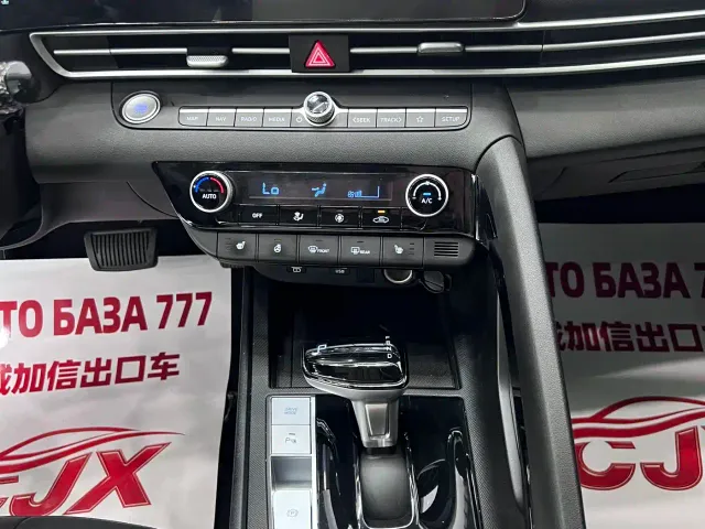 Hyundai Elantra — Фото автомобиля 12
