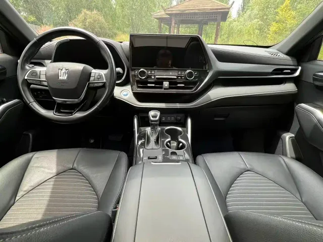 Toyota Crown Kluger — Фото автомобиля 5
