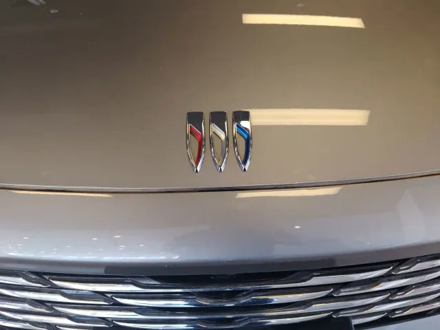 Buick Envision S — Фото автомобиля 5