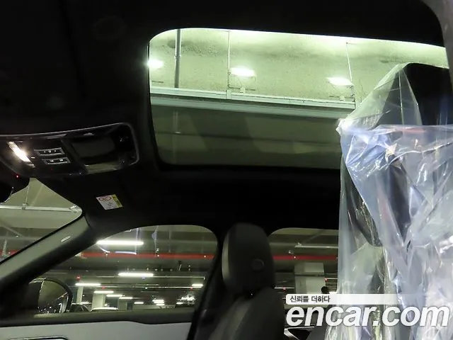 Land Rover Range Rover Velar — Фото автомобиля 16