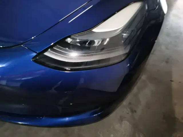 Tesla Model 3 — Фото автомобиля 23