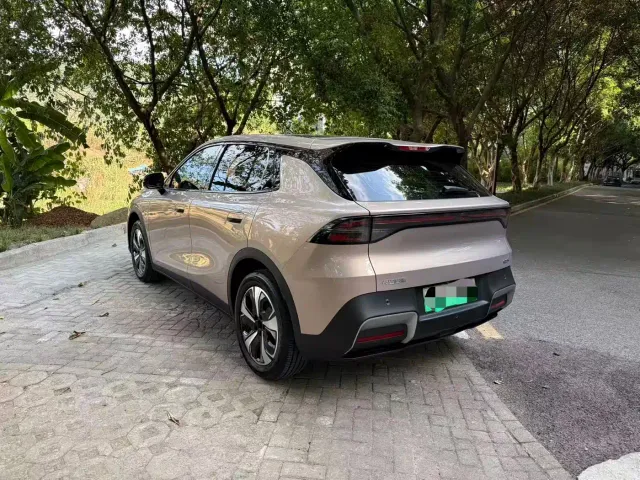 Changan Qiyuan Q05 — Фото автомобиля 13