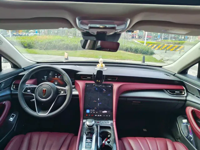 Hongqi Hongqi H5 2024 2.0T Automatic Smart Connect Flag Smooth Edition — Фото автомобиля 6