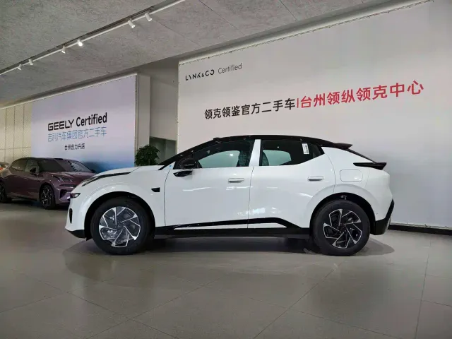 Lynk & Co Z20 — Фото автомобиля 2