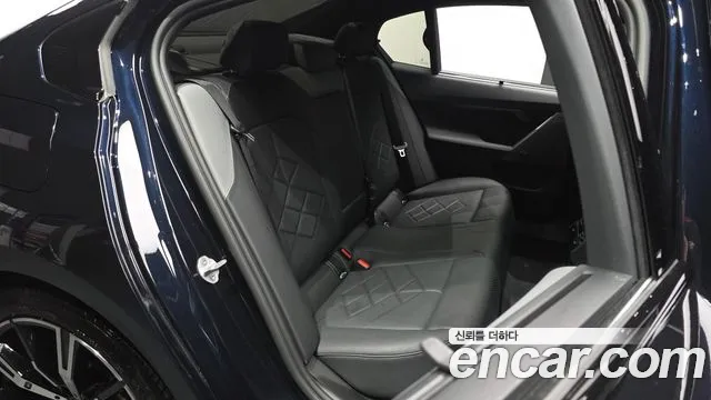 BMW 5-Series 5 серия (G60) 530i xDrive M Sport — Фото автомобиля 8