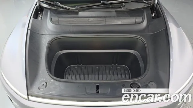 Tesla Model Y — Фото автомобиля 9
