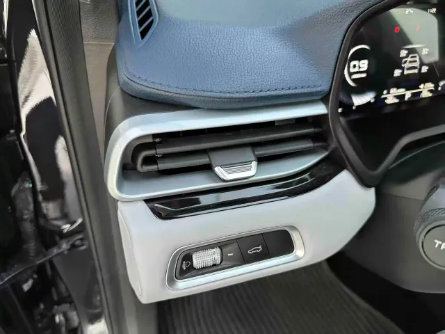 Geely Emgrand — Фото автомобиля 25