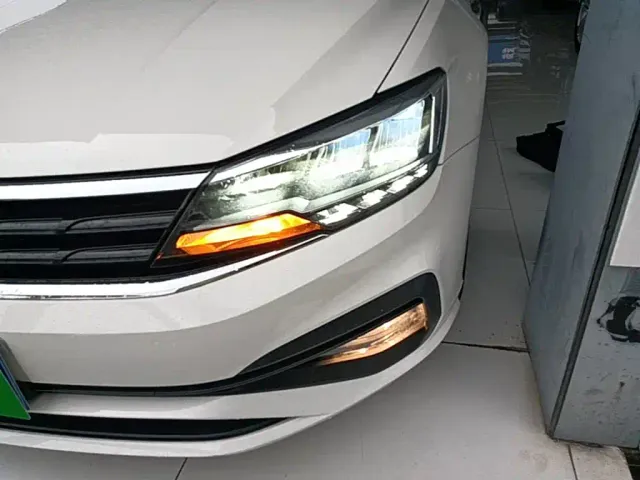 Volkswagen Lamando — Фото автомобиля 23
