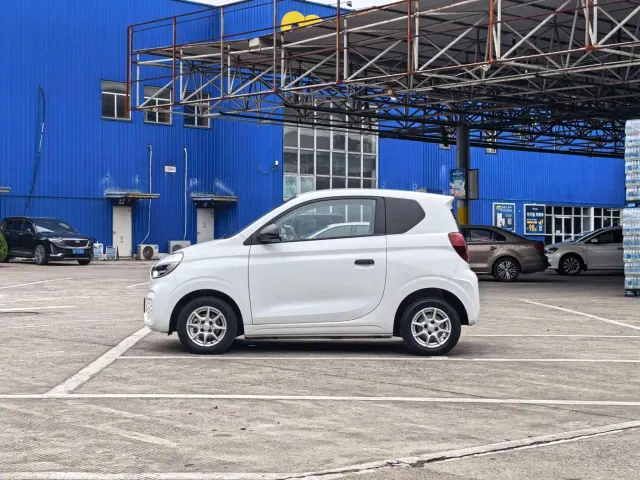 Roewe Clever — Фото автомобиля 2