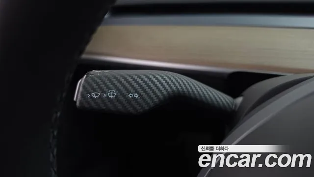 Tesla Model Y — Фото автомобиля 24