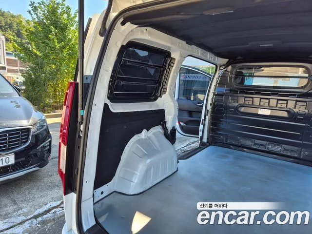 Hyundai Staria — Фото автомобиля 12
