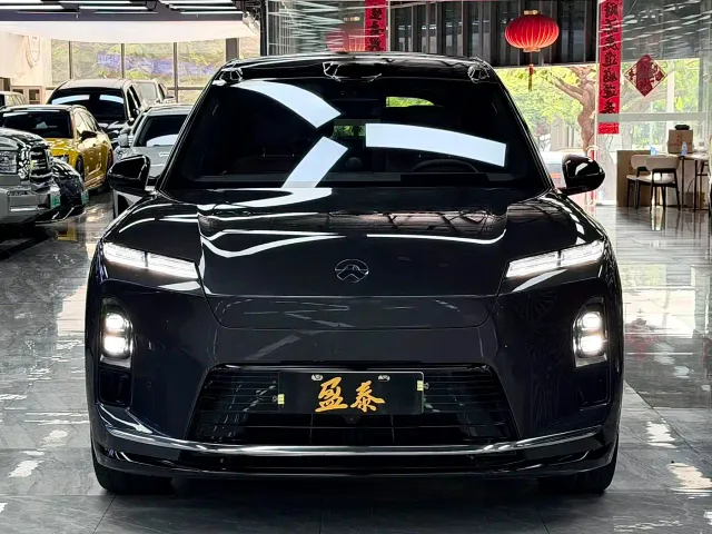 Nio ES8 — Фото автомобиля 2