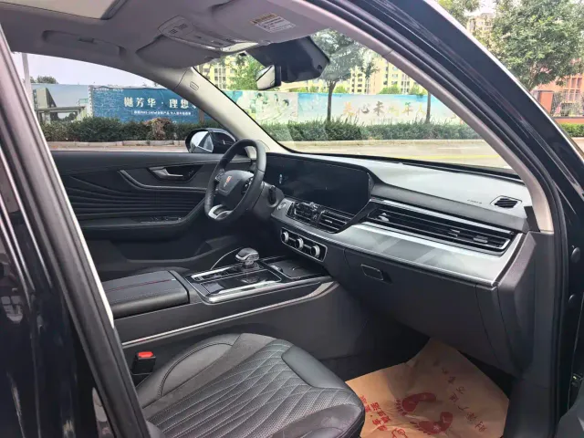 Hongqi HS5 — Фото автомобиля 15