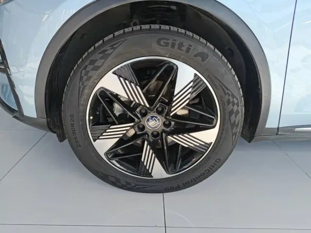 BYD Tang — Фото автомобиля 22