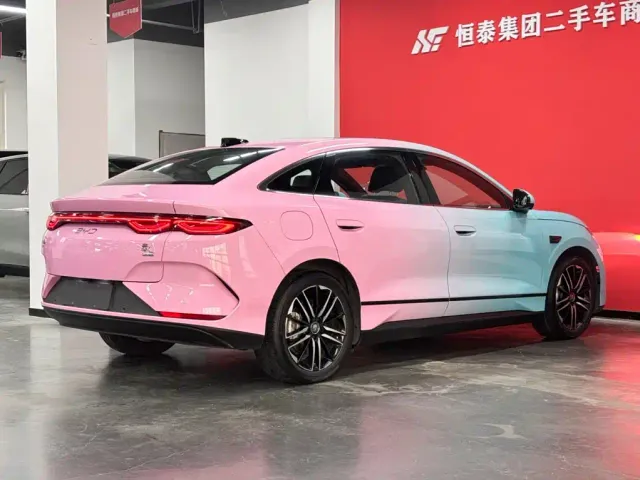 BYD Qin L — Фото автомобиля 9