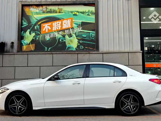 Mercedes-Benz C-Class — Фото автомобиля 4
