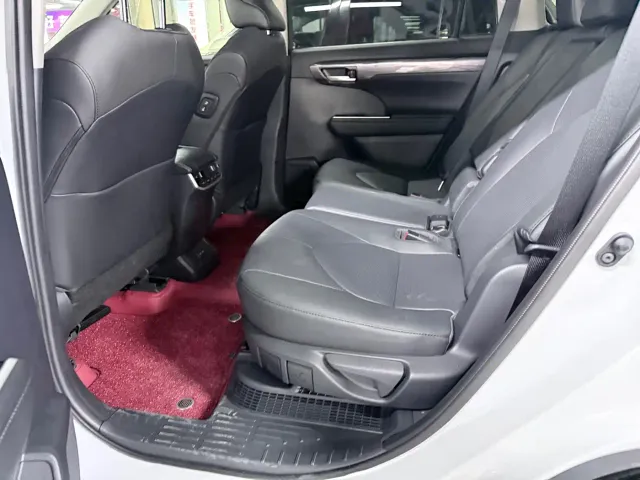 Toyota Highlander — Фото автомобиля 8